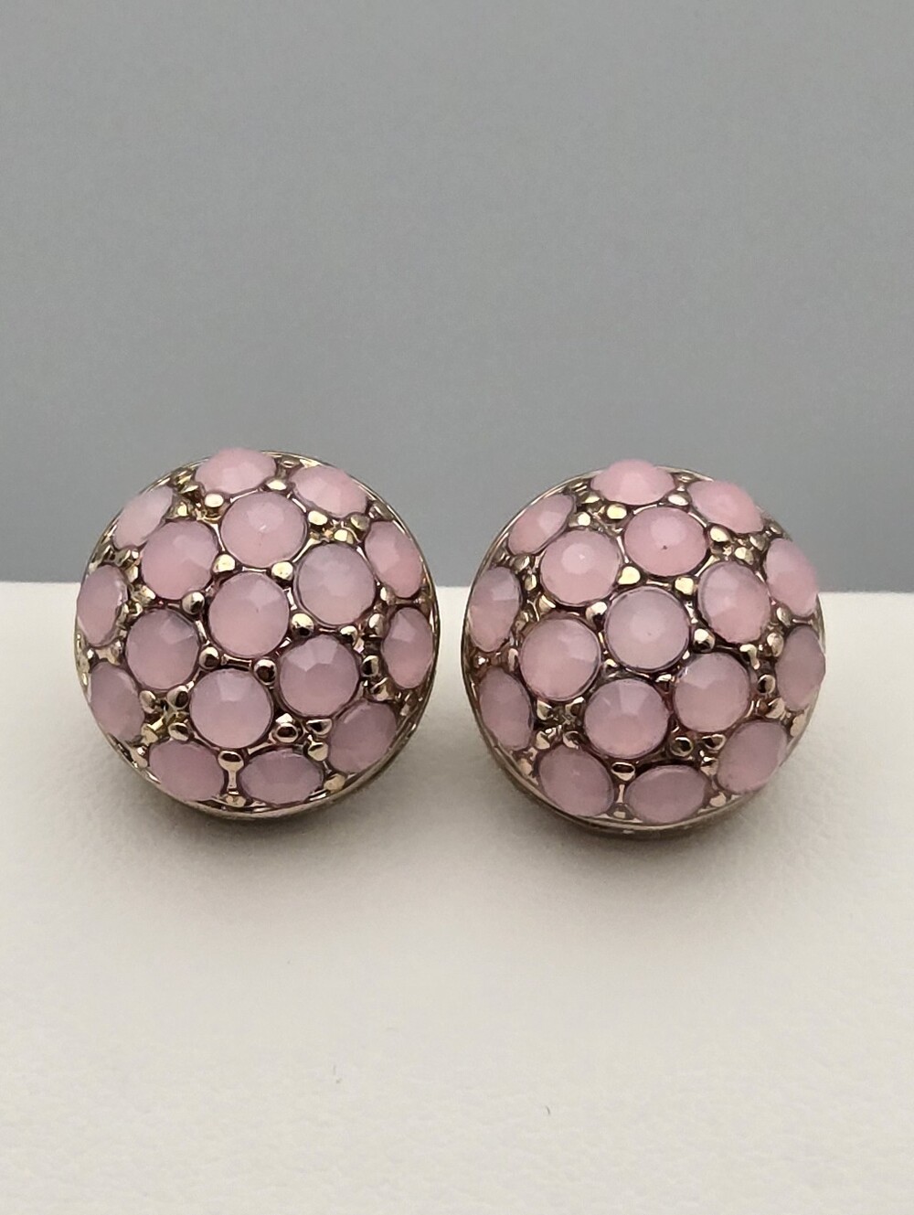 Vintage Liz Claiborne Pink Beaded Dome Stud Earrings Gold Tone NWT 1/2"